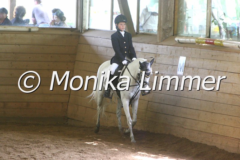 007L8412_Dress reiter WB.JPG